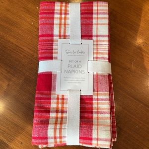 NWT Sur la table cloth napkins plaid